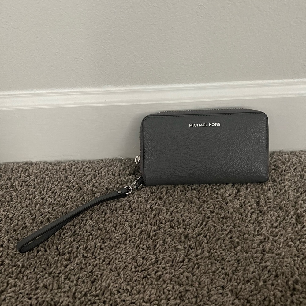 Small grey Michael Kors Wristlet